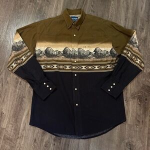 Vintage Wrangler button up long sleeve pearl snap buttons Buffalo Western scene